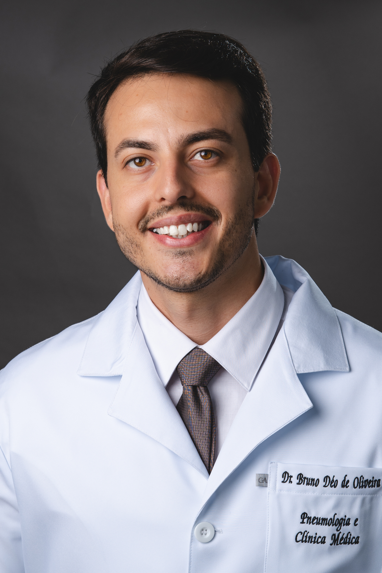 Dr. Bruno Déo de Oliveira